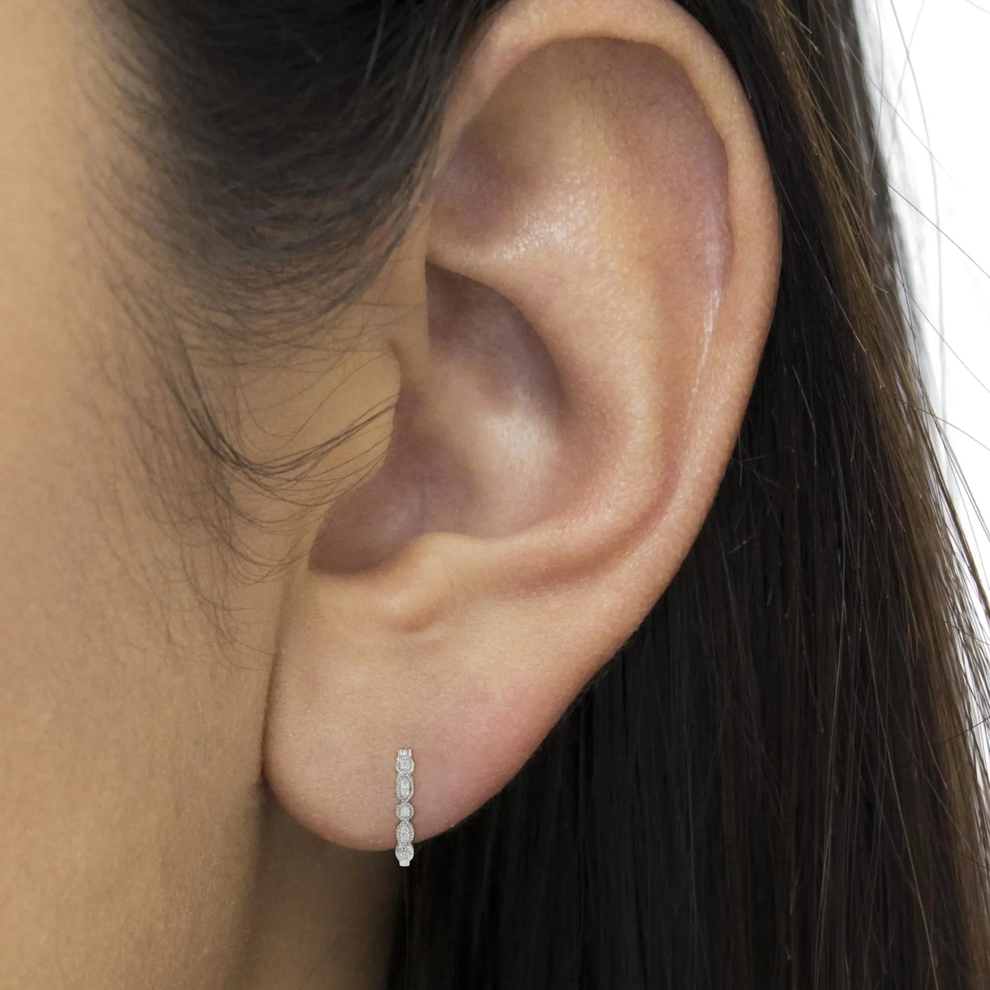 .925 Sterling Silver 1/6 cttw Diamond Milgrain Hoop Earring (I-J Color, I3 Clarity)